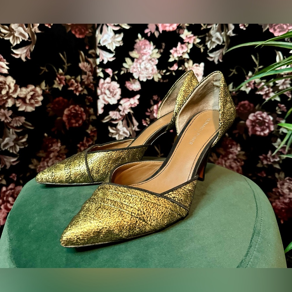 Donald J Pliner Wrapped Gold And Black Texture Print Pointed Toe Heels Size 9M
